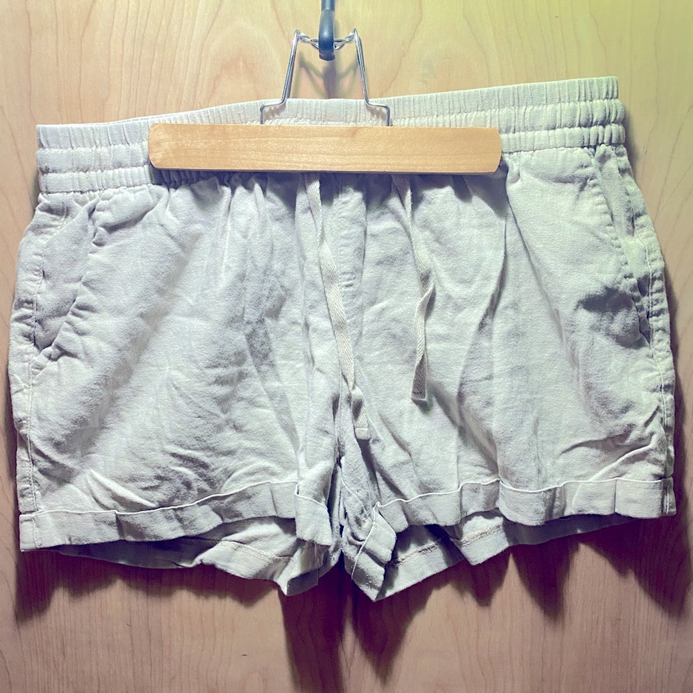 Old Navy Shorts | Light Beige | Size M